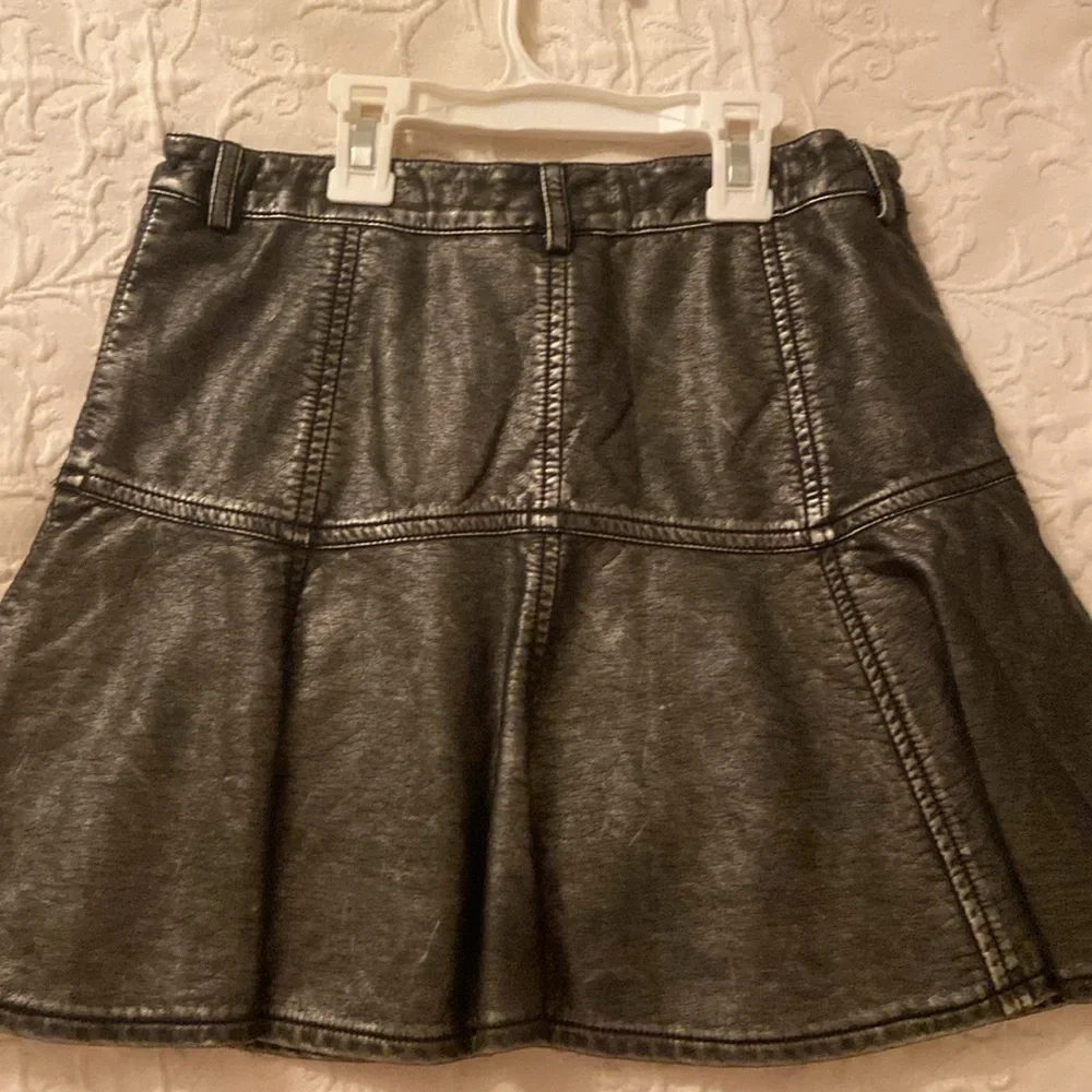 Leather skirt - Picture 2 of 2